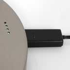 Lampadaire en métal argenté avec bras articulé et batterie rechargeable