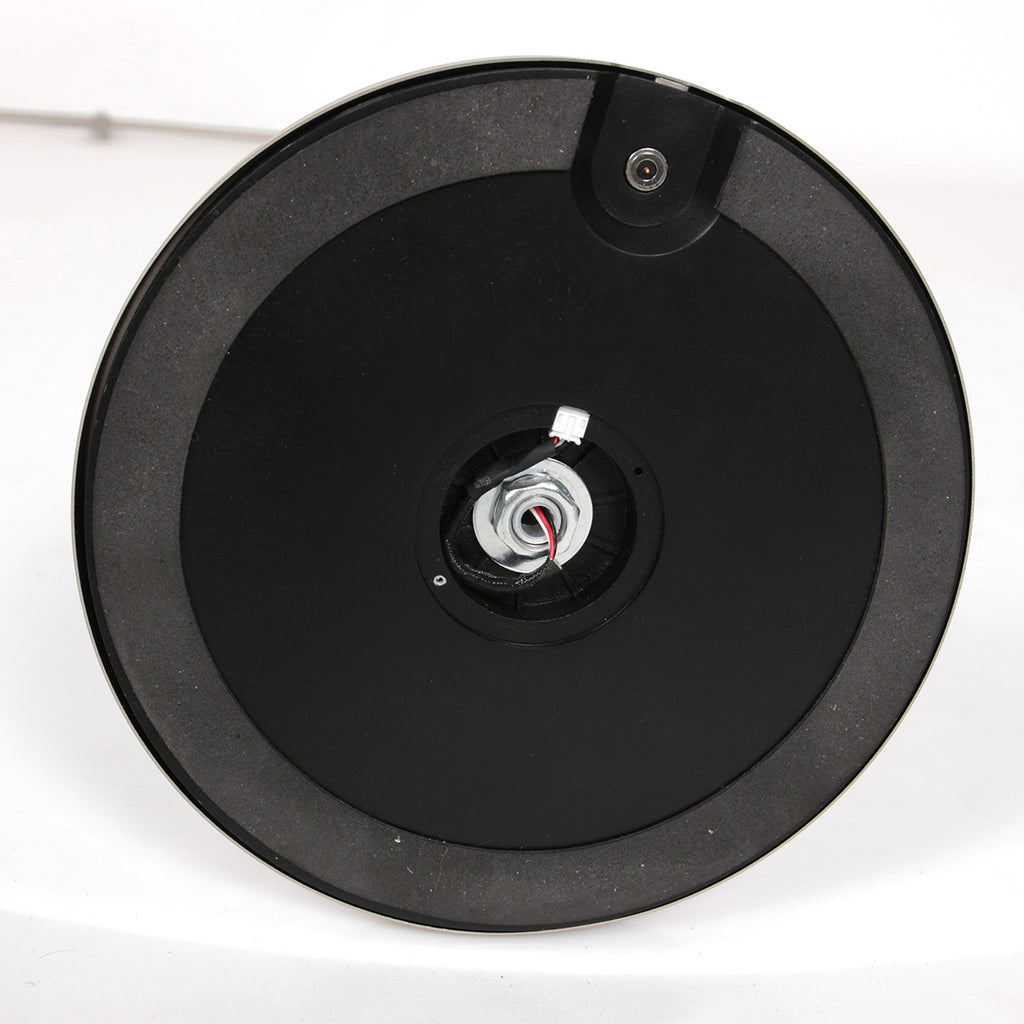Lampadaire en métal argenté avec bras articulé et batterie rechargeable