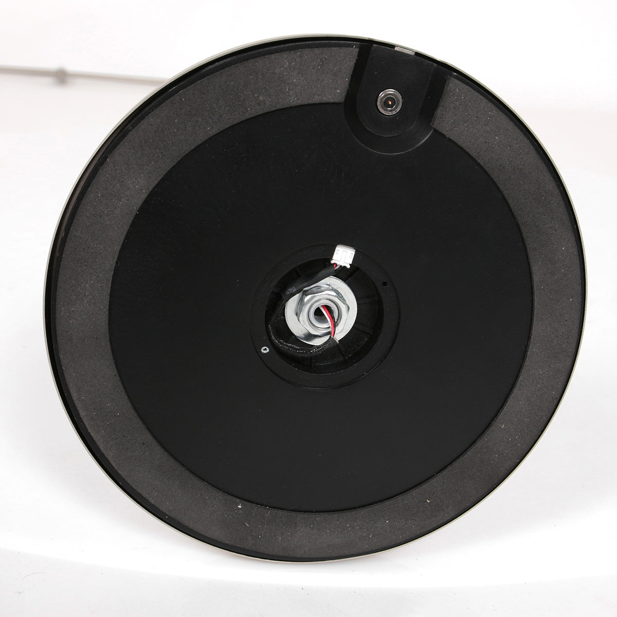 Lampadaire en métal argenté avec bras articulé et batterie rechargeable