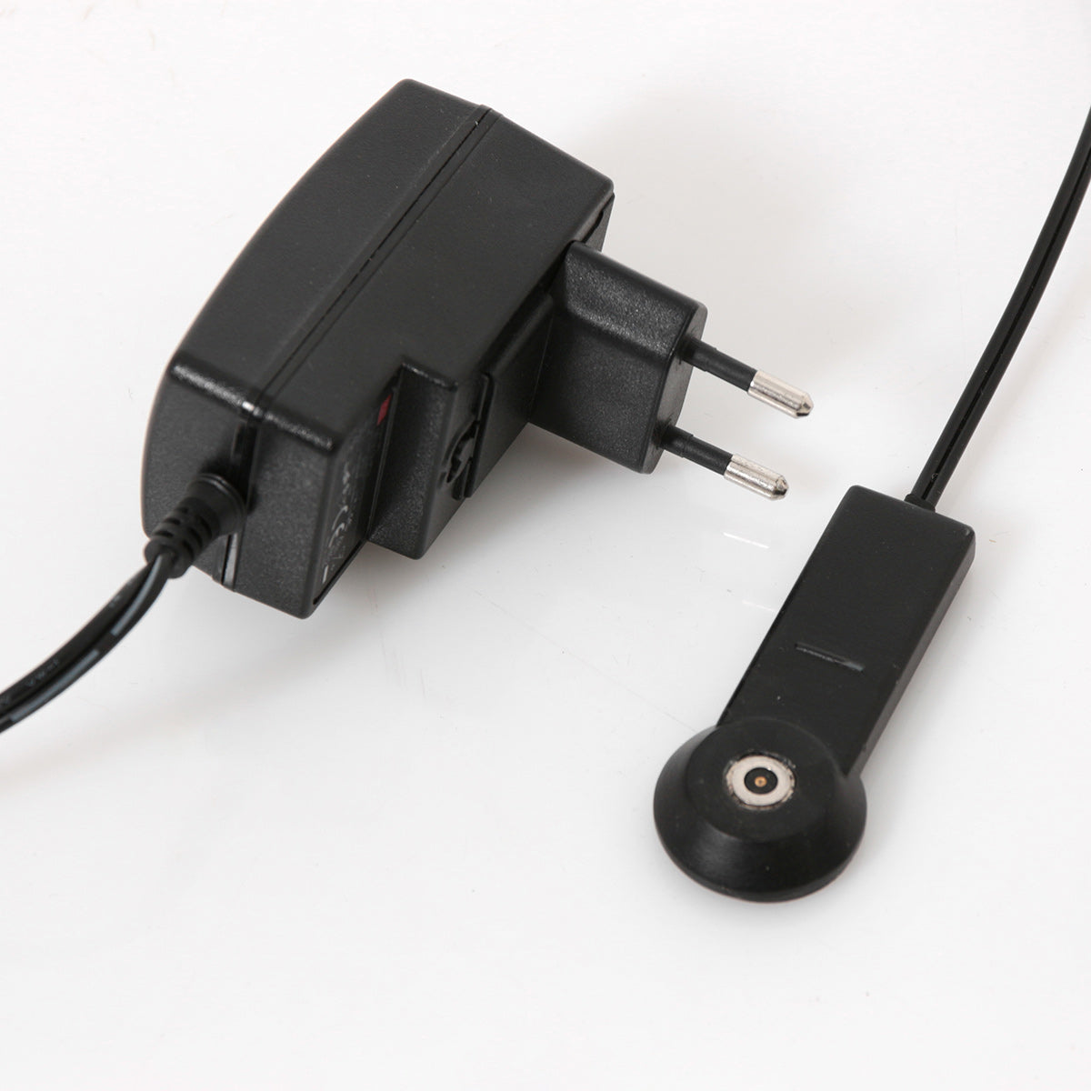 Lampadaire métal noir à bras articulé rechargeable et dimmable – H140 cm