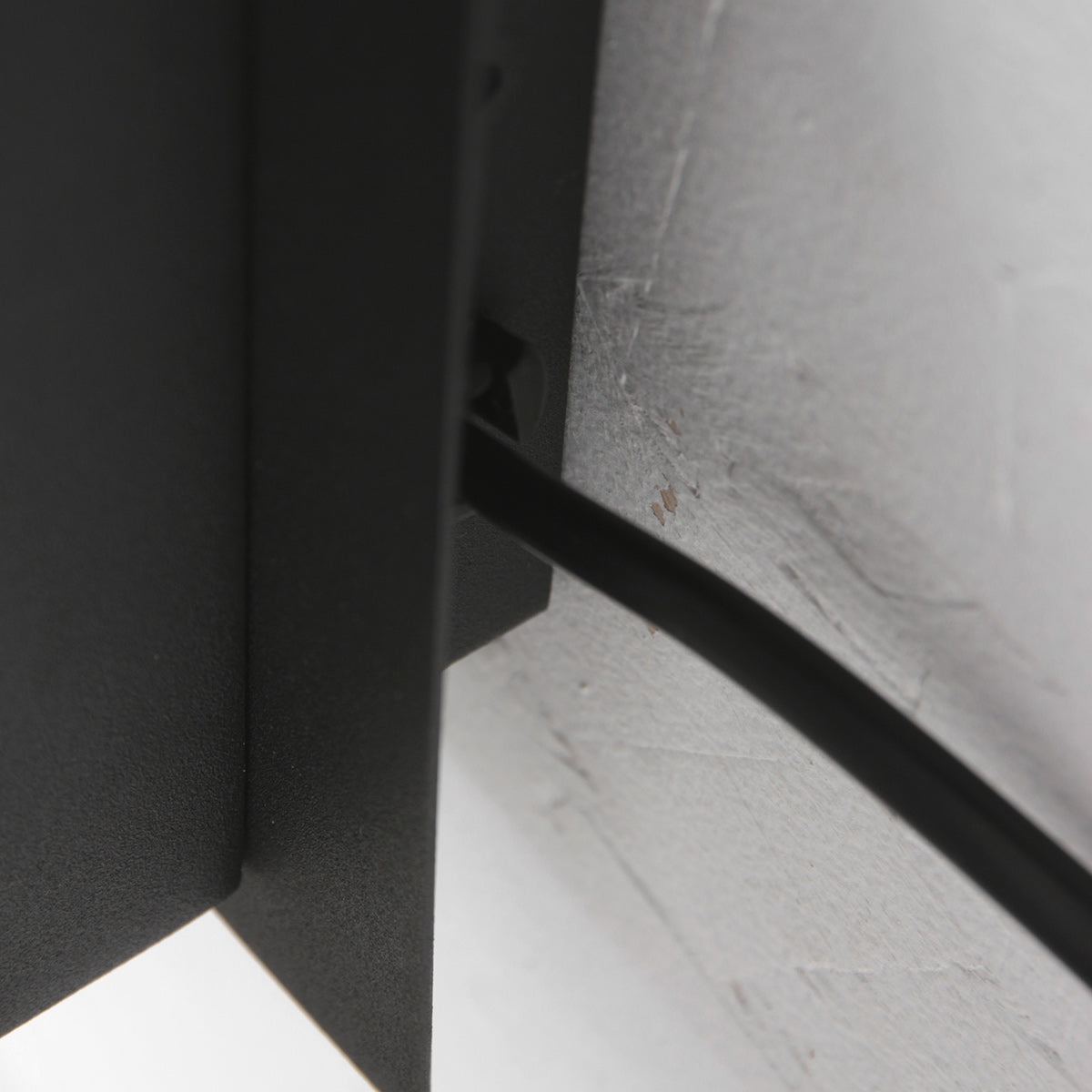 Applique murale noire en métal avec chargeur sans fil et ports USB