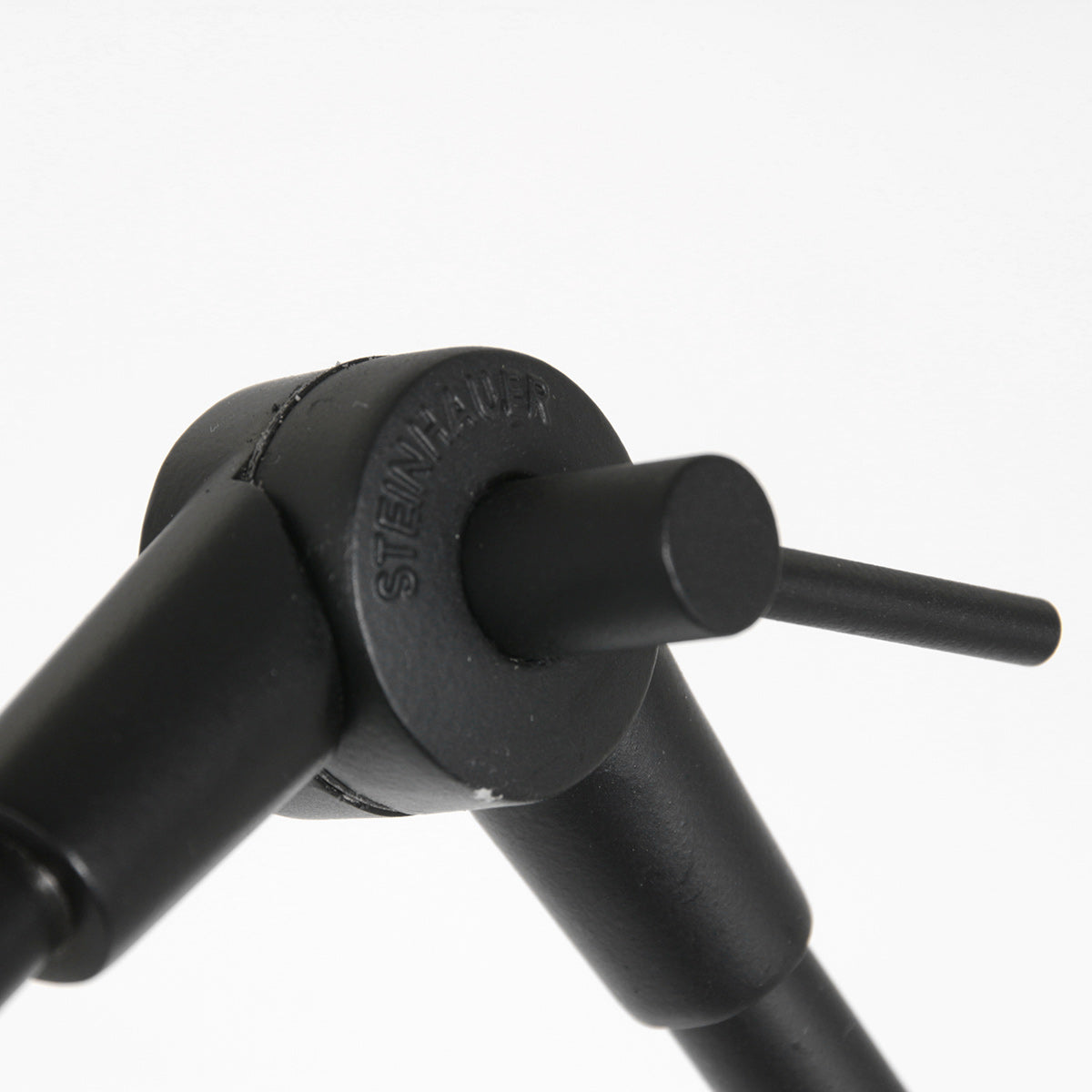 Lampadaire rotin naturel à structure articulée noire – Ø40 cm