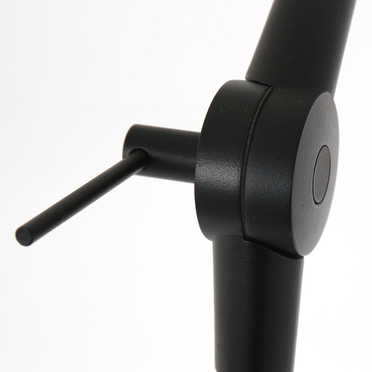 Lampadaire rotin naturel à structure articulée noire – Ø40 cm