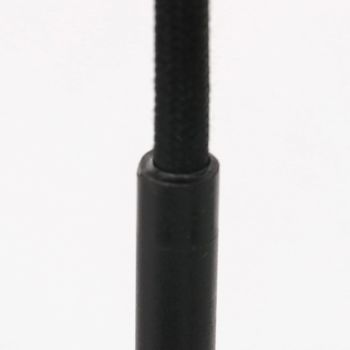 Suspension en rotin naturel ajouré et métal noir – Ø40 cm