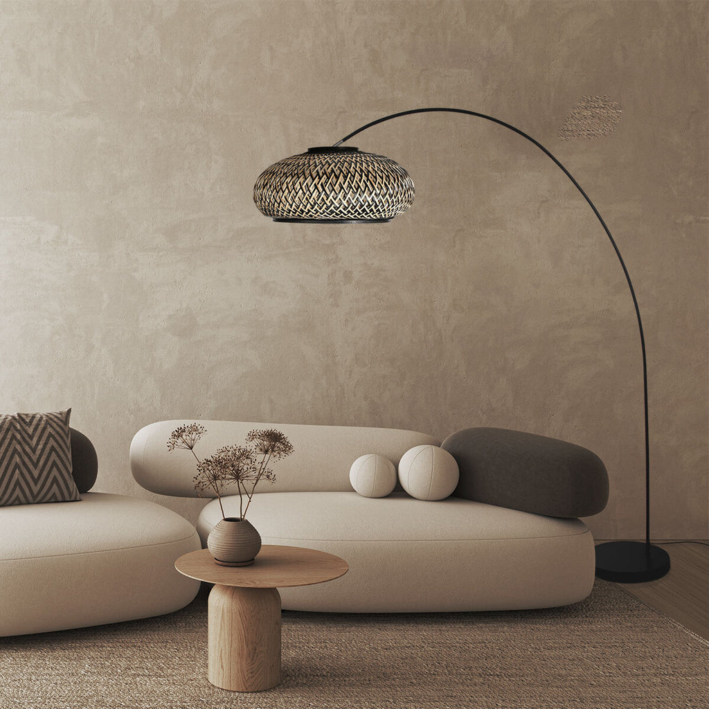 Lampadaire arc en métal noir avec abat-jour tressé en bambou – Ø50 cm