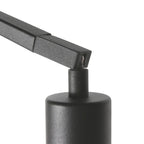Lampadaire en métal noir avec abat-jour naturel tressé – H173 cm
