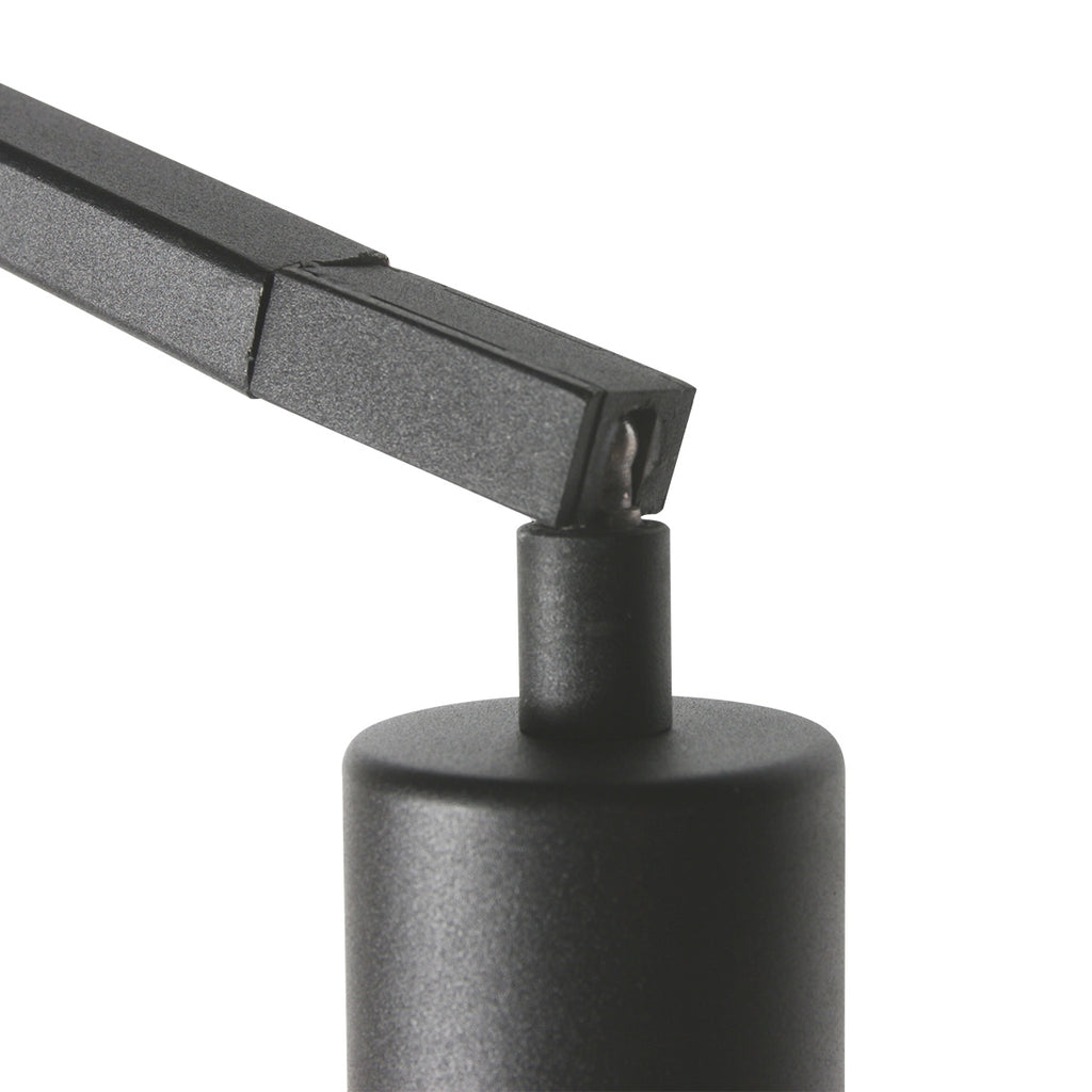 Lampadaire en métal noir avec abat-jour en rotin naturel – H173 cm