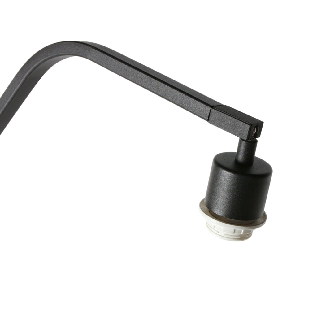 Lampadaire en métal noir avec abat-jour en rotin naturel – H173 cm