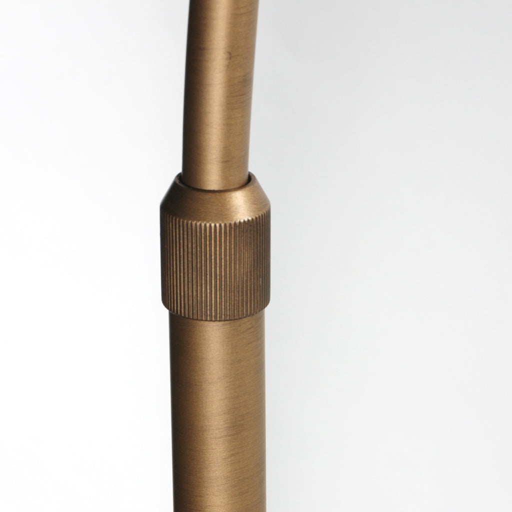 Lampadaire arc en métal doré abat-jour tressé naturel – H240 cm