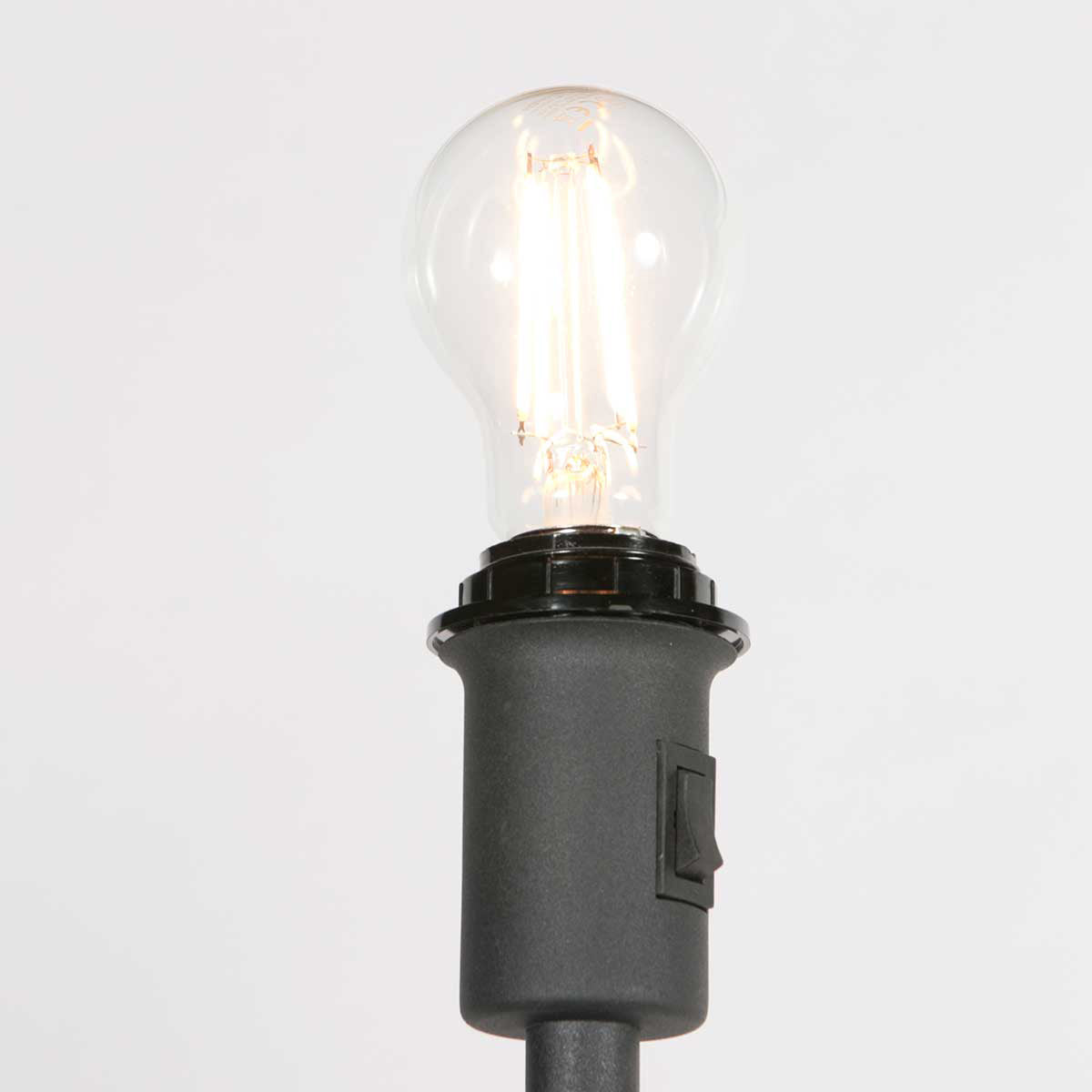 Lampadaire en métal noir abat-jour bambou motif chevrons – H144 cm