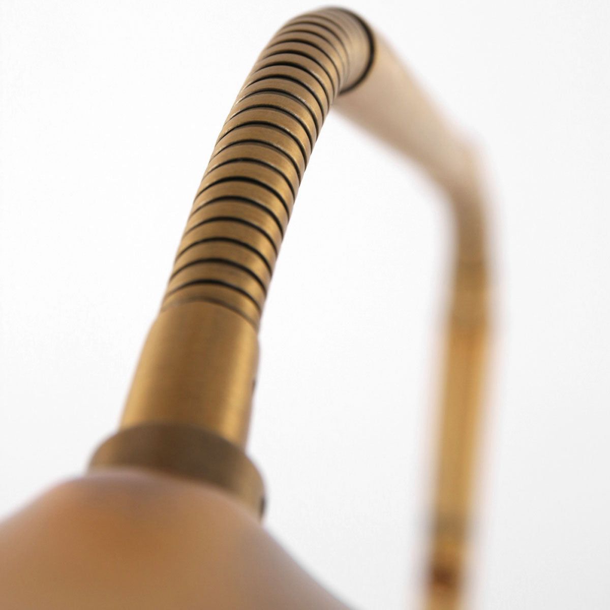 Lampadaire en métal bronze à bras articulé avec LED dimmable