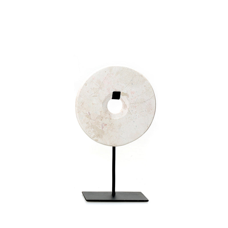 Disque en marbre blanc sur socle déco minimaliste
