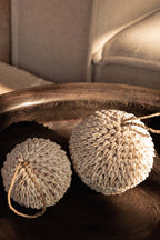 Boule décorative en coquillages blancs – Ø12 cm