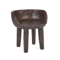 Chaise basse noyer foncé sculptée à assise creusée – 50x50 cm