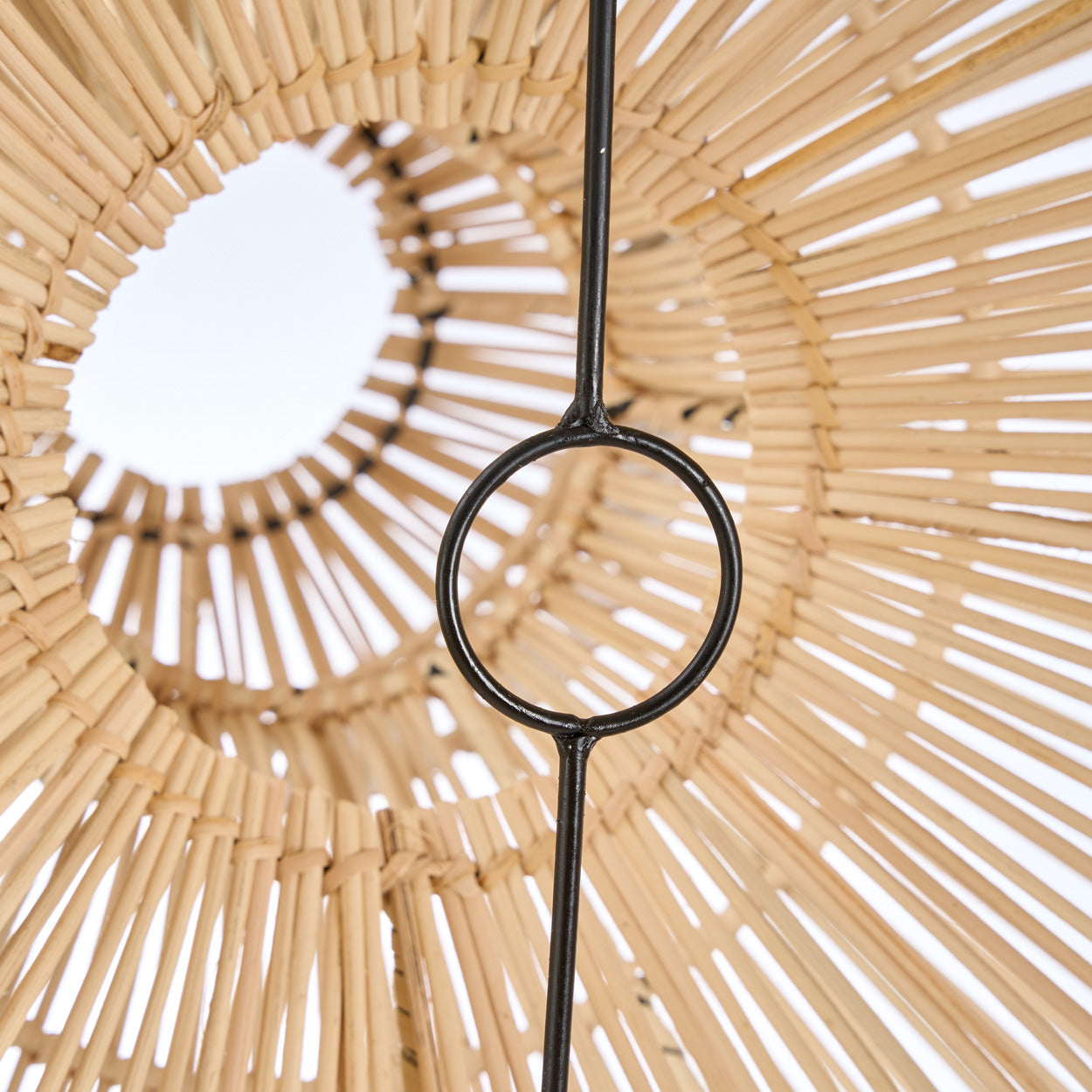 Suspension en rotin naturel forme cloche ajourée – Ø82 cm