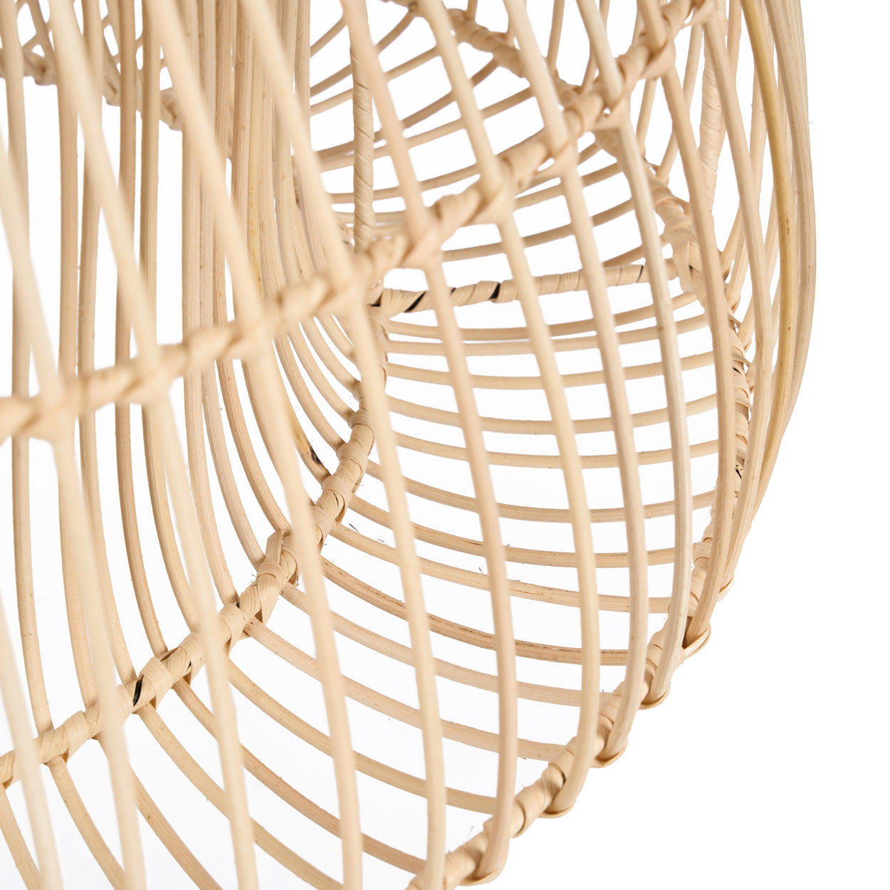Suspension en rotin naturel tressé silhouette cloche – Ø57 cm