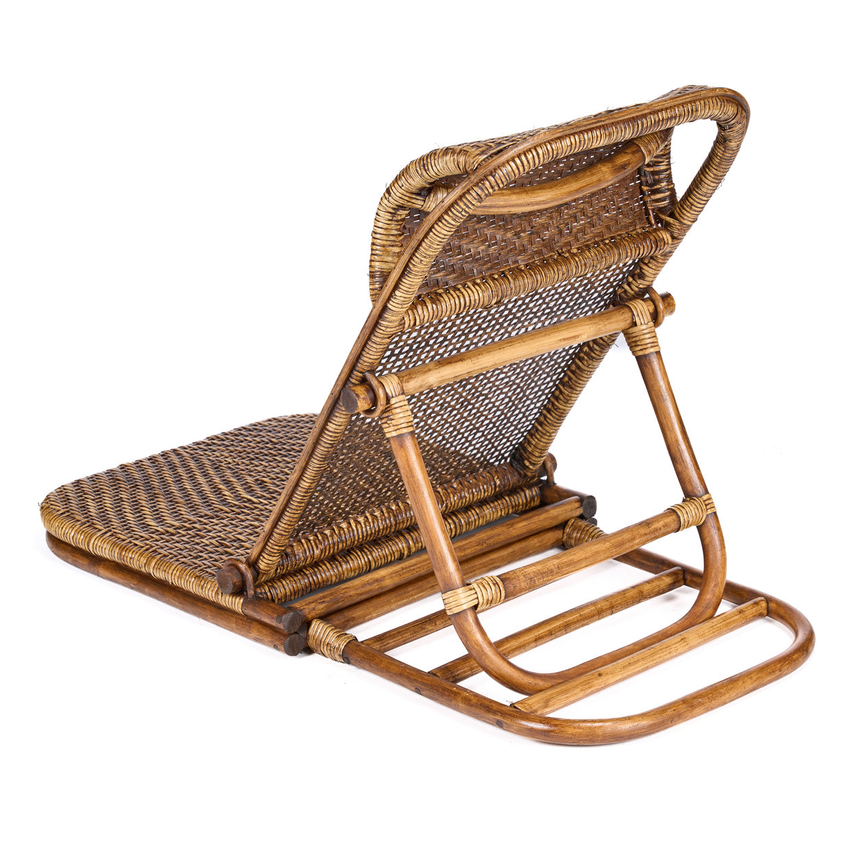 Fauteuil bas pliant en rotin finition miel avec dossier réglable