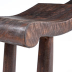 Banc en bois massif brun foncé ondulé pour salon – 155x35 cm