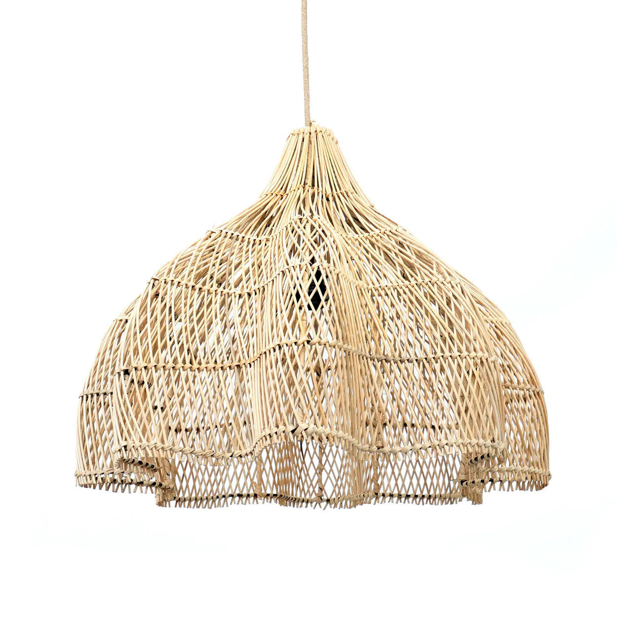 Suspension en rotin tressé naturel forme fleur ajourée – Ø60 cm