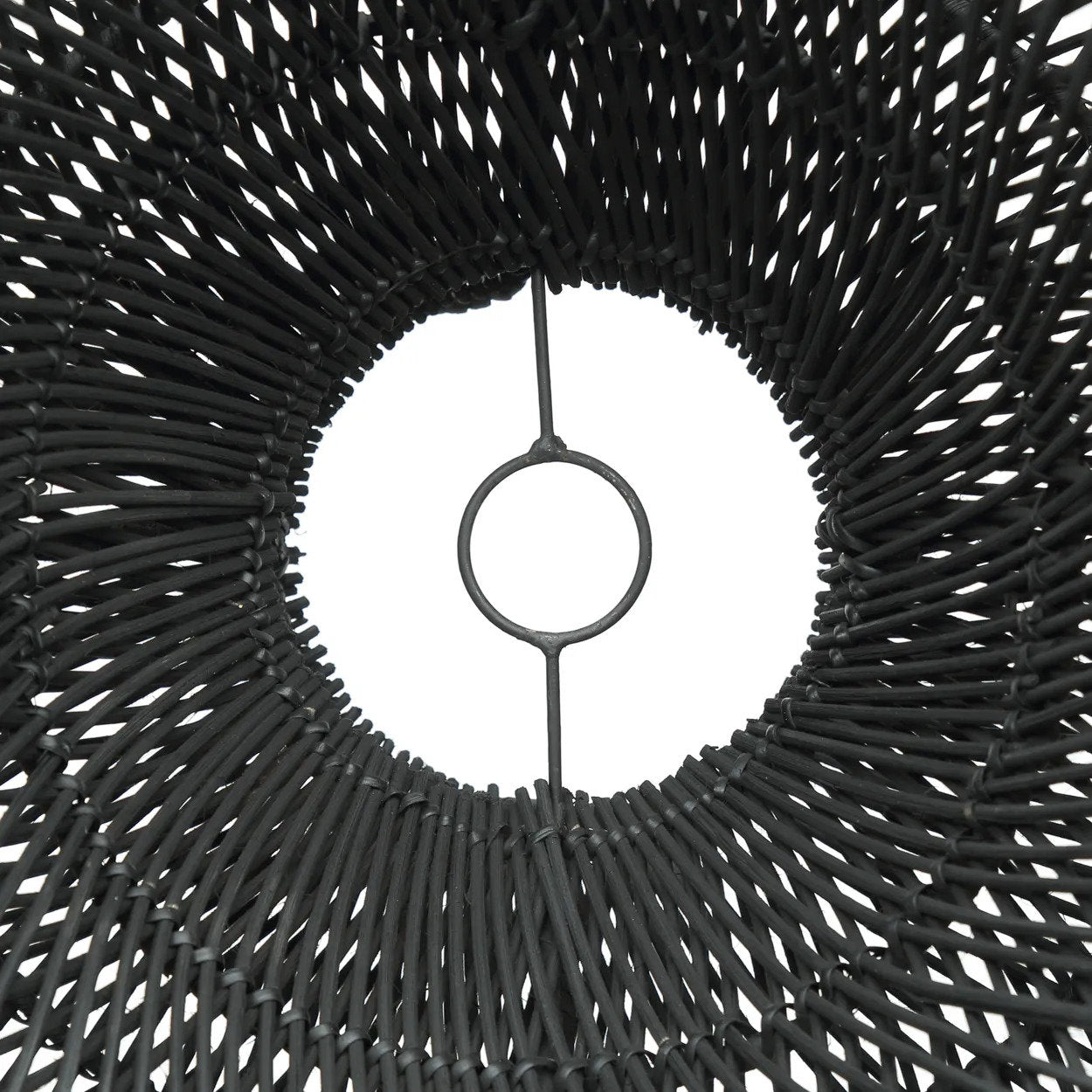 Suspension en rotin noir 60 cm forme nuage artisanale