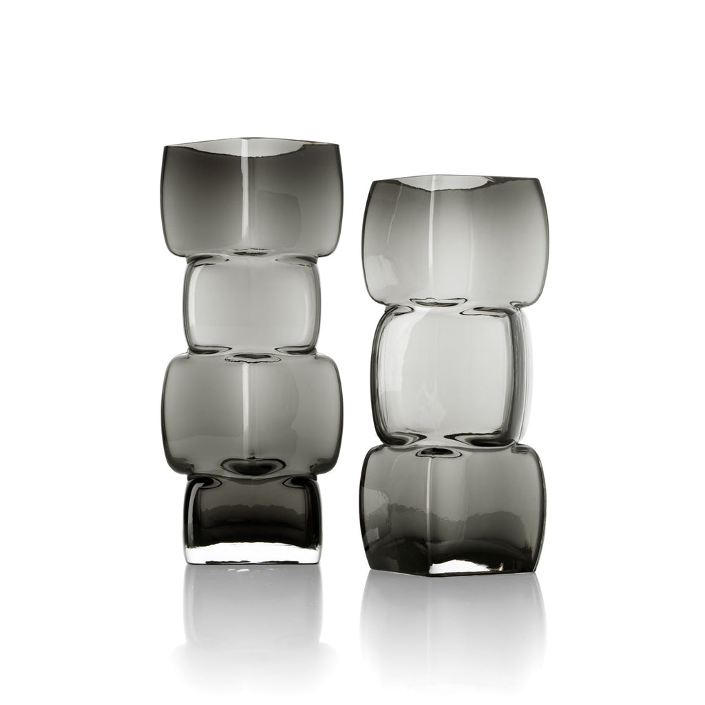 Vase décoratif en verre fumé forme totem gris foncé – H27 cm