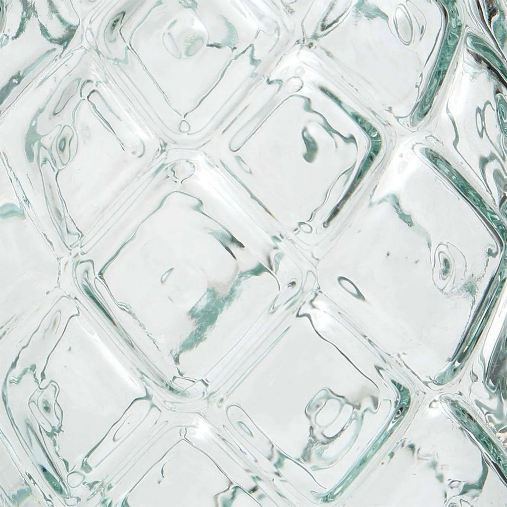 Verre à eau texturé en verre recyclé bleu motif losanges