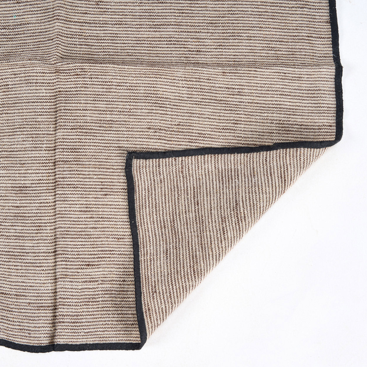 Serviette en lin naturel rayée bordure noire
