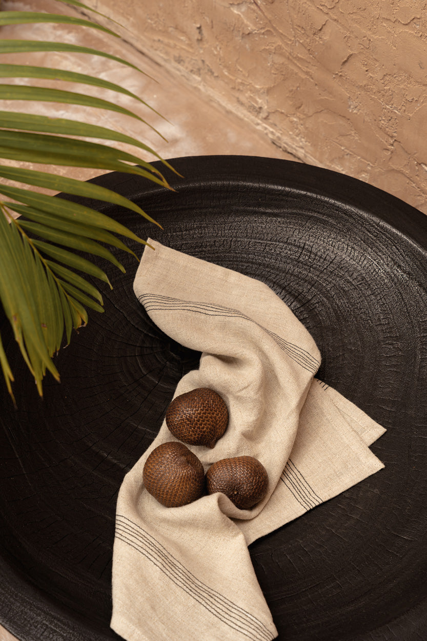Serviette en lin naturel rayée noir beige pour table ou cuisine