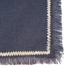 Serviette de table en lin noir naturel à franges et bordure écrue