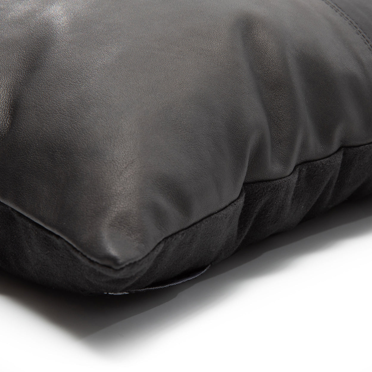 Housse de coussin carrée en cuir noir surpiqué - 40x40 cm