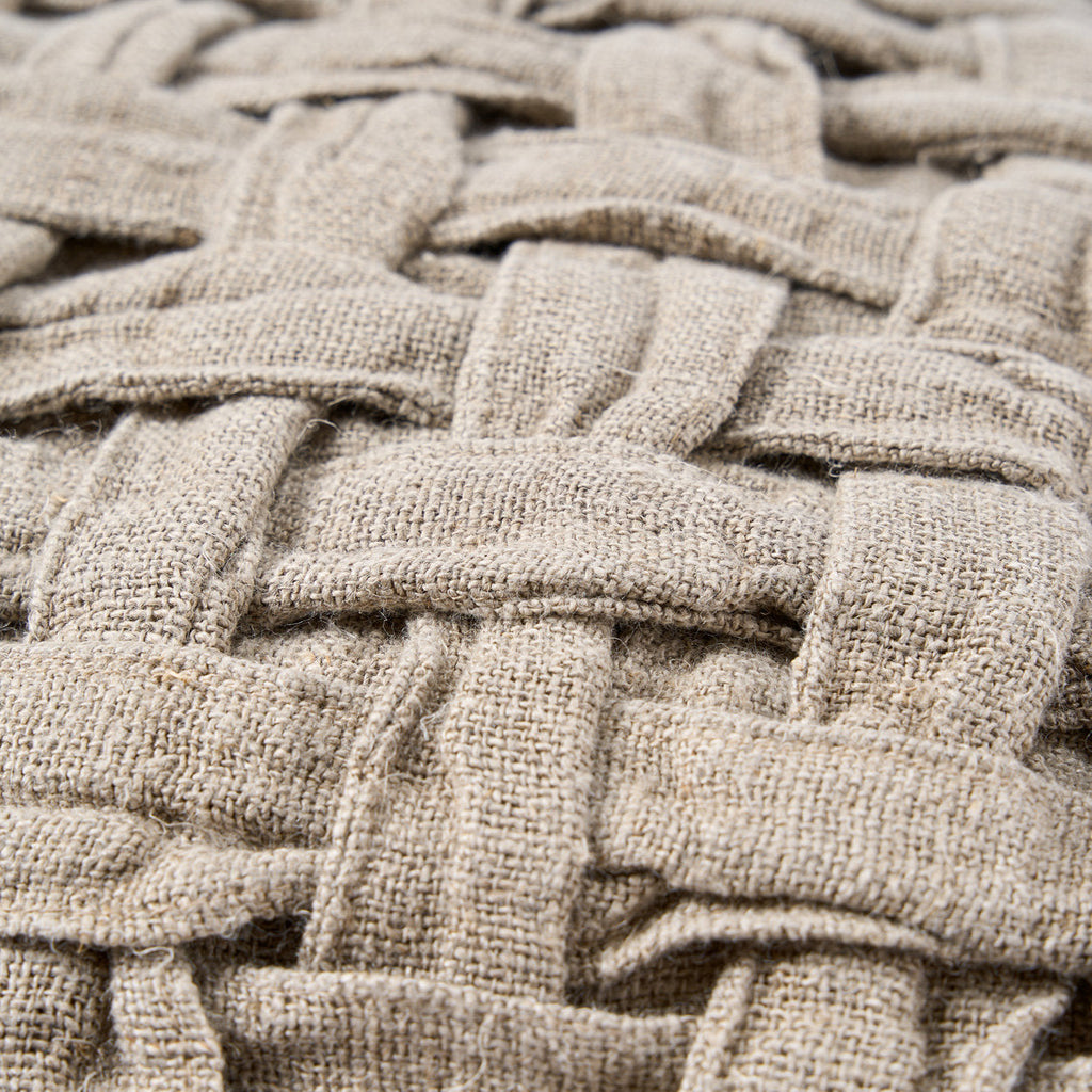 Coussin décoratif carré en lin naturel tressé façon panier