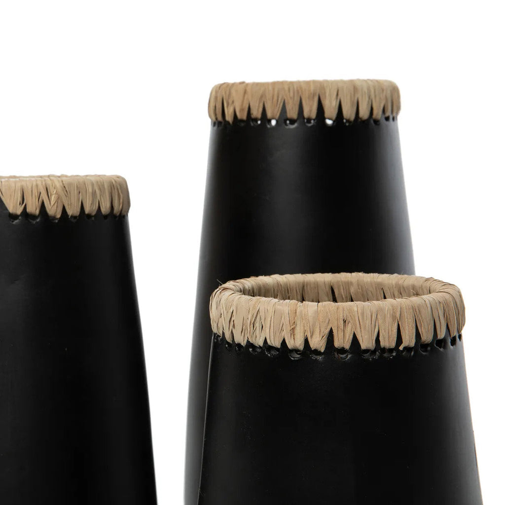 Vase décoratif en terre cuite noir – 14x31 cm