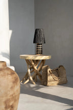 Lampe à poser en terracotta et rotin noir texturé – H56 cm