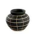 Vase rond noir en terre cuite détail en rotin – H23 cm