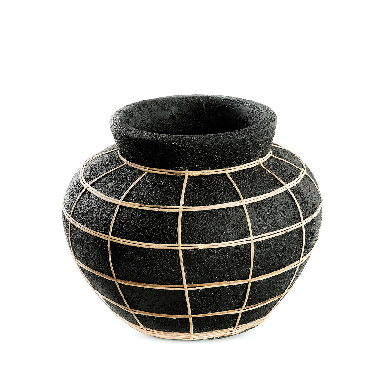 Vase rond noir en terre cuite détail en rotin – H23 cm