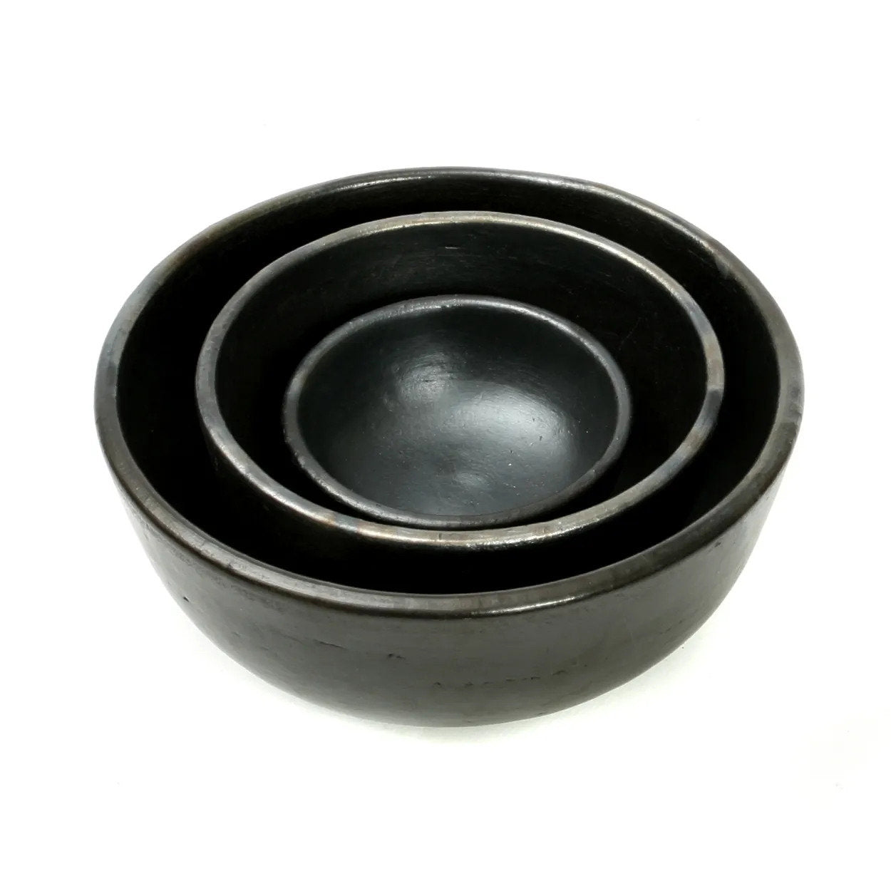 Bol rond en terre cuite brûlée noir finition irisée