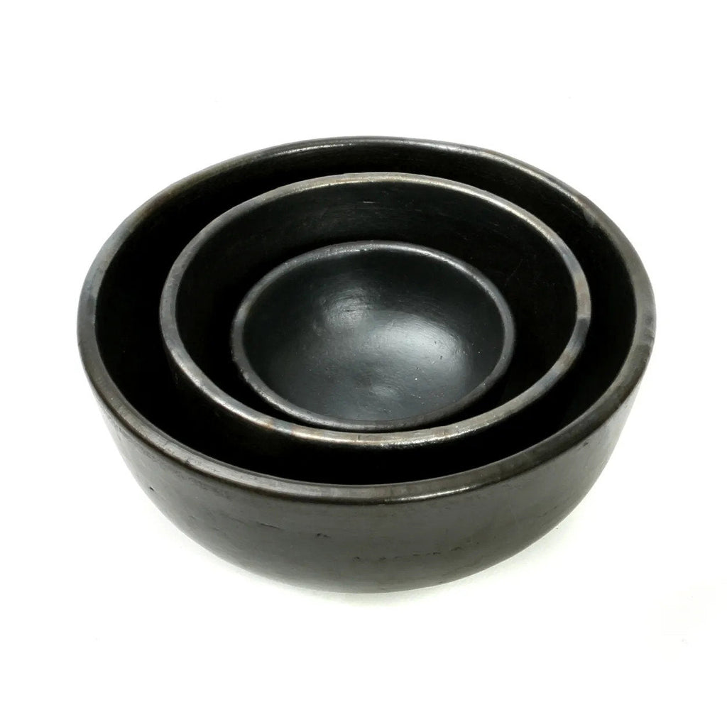 Bol rond en terre cuite noire finition brûlée