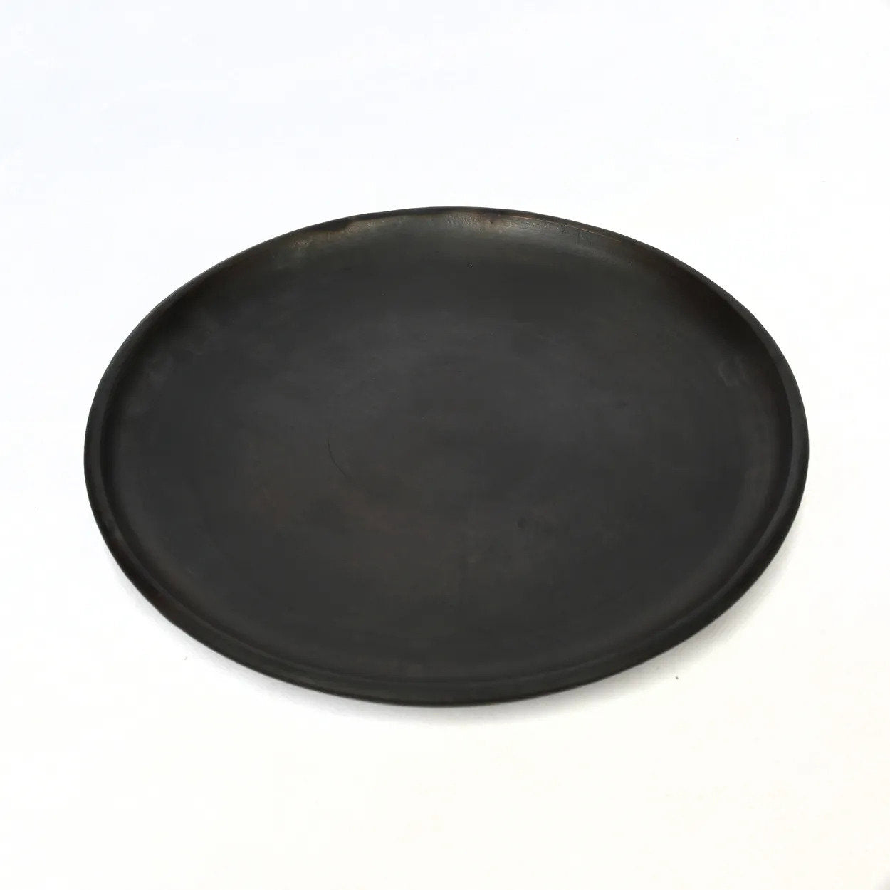 Assiette ronde en terracotta brûlée – Noir mat - Ø30 cm