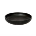 Assiette creuse en terre cuite brûlée noire ronde