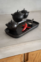 Assiette rectangulaire en terre cuite – Noir mat