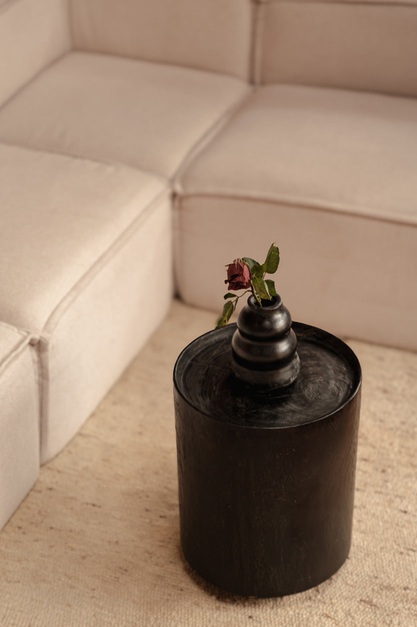 Vase en terre cuite noir fait main 13 cm x 6 cm