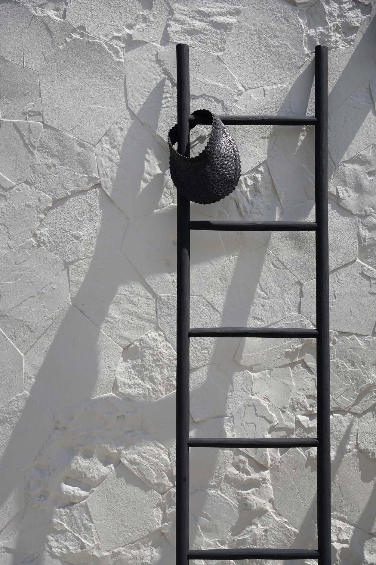 Échelle décorative en teck noir 165 cm pour serviettes