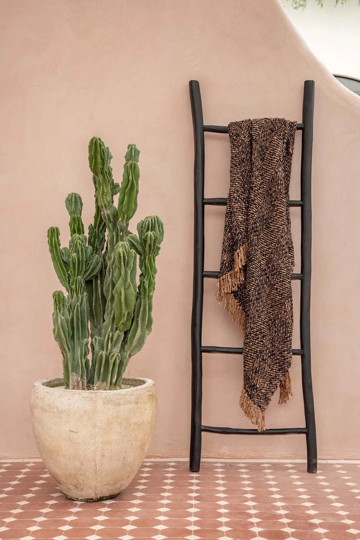 Échelle décorative en teck noir 165 cm pour serviettes