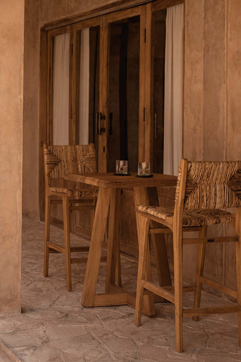 Tabouret de bar en bois recyclé et rotin tressé naturel avec dossier