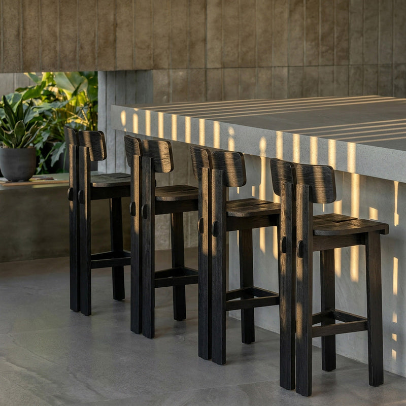 Tabouret de bar en bois noir avec dossier double