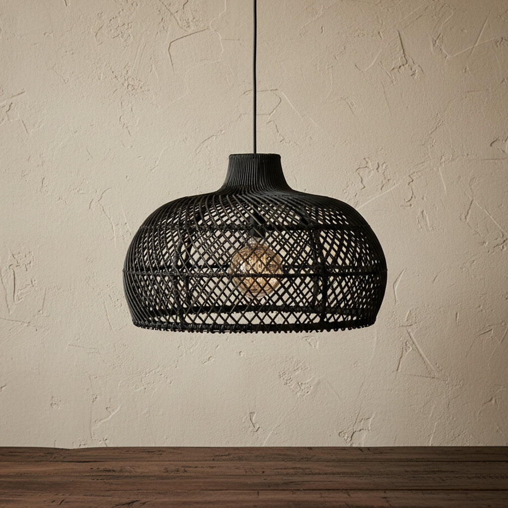 Suspension en rotin noir ajouré forme cloche – Ø57 cm