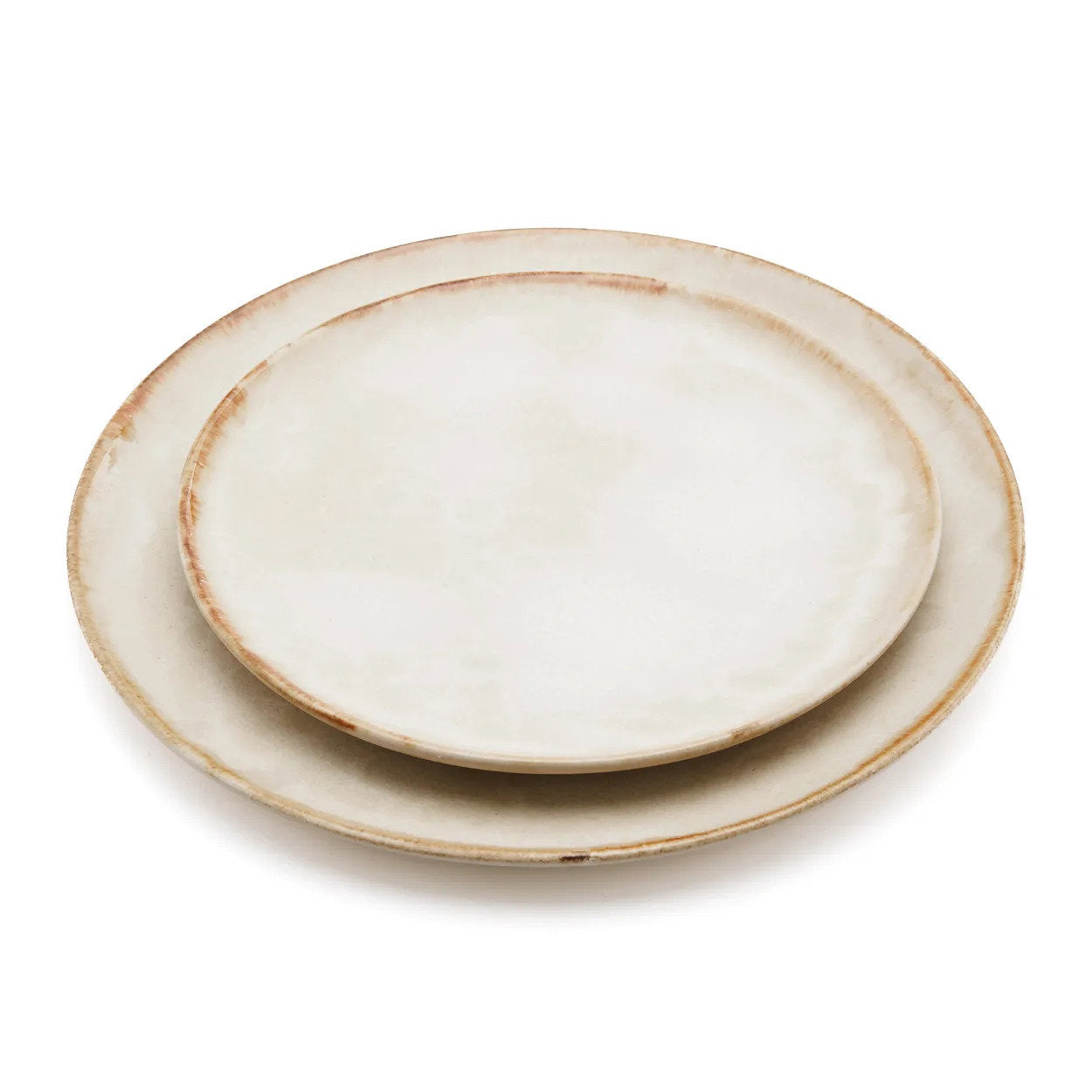 Assiette plate en grès ivoire moucheté bord brun artisanal