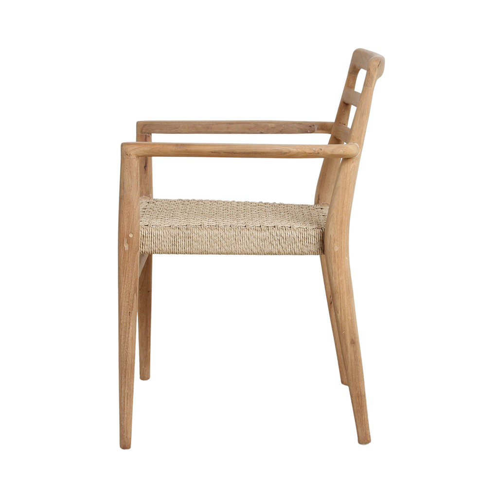 Chaises de jardin en teck naturel avec accoudoirs et assise tressée – Lot de 2