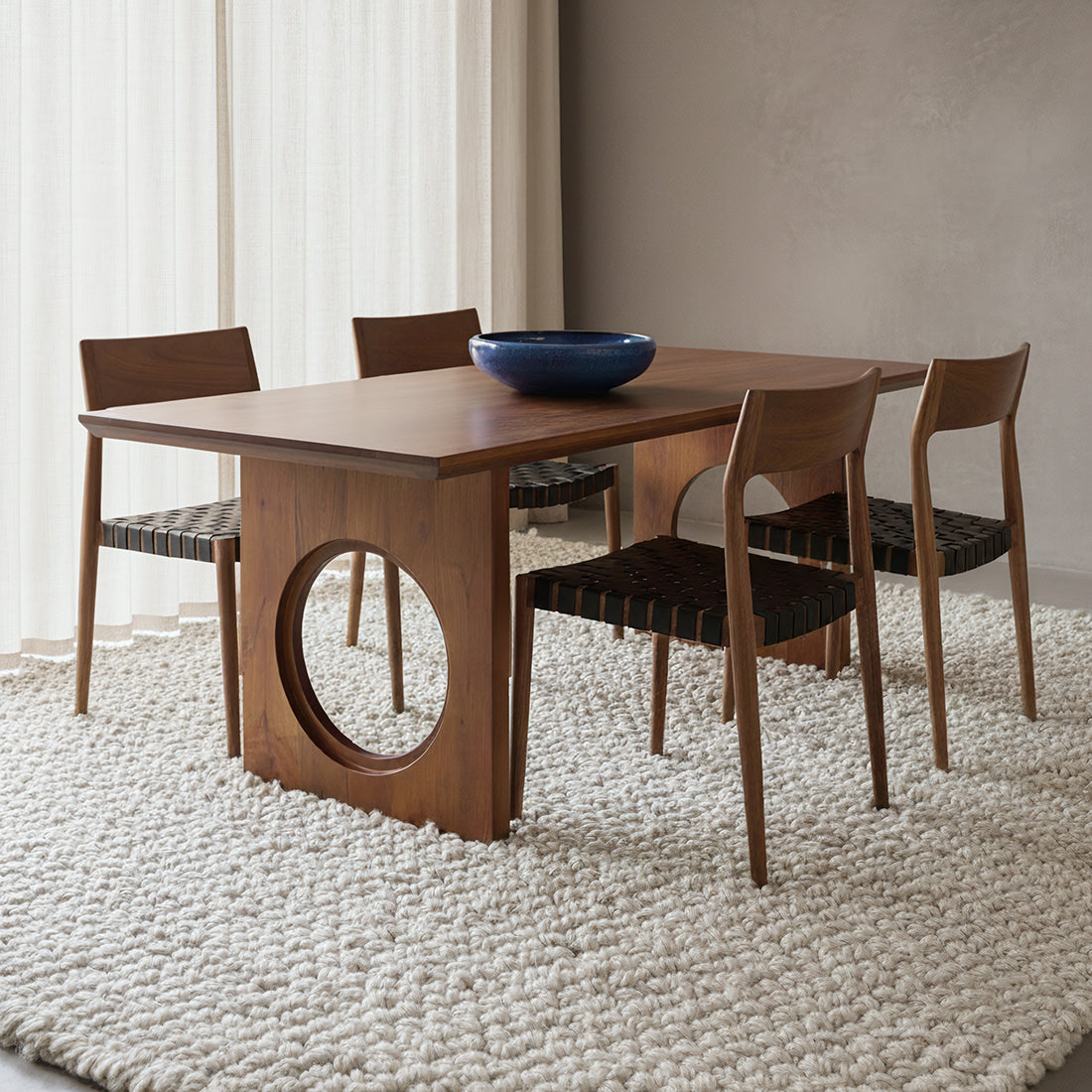 Table à manger manguier brun pieds ajourés - 180x90 cm