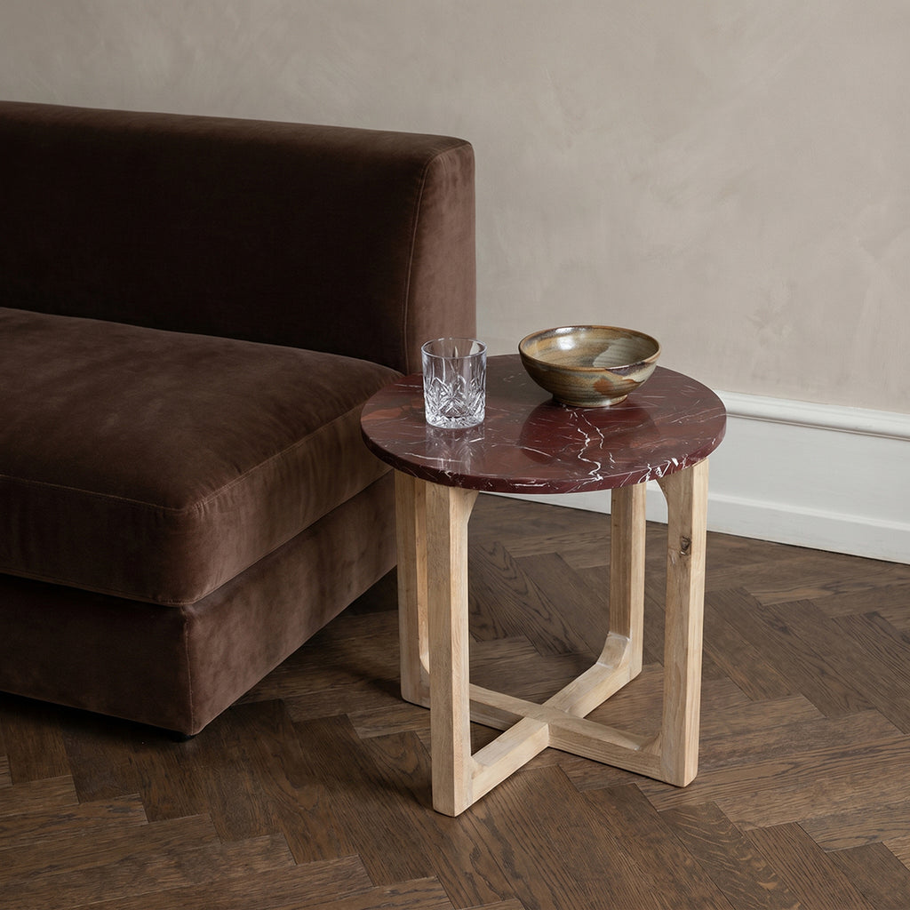 Table d'appoint marbre rouge veiné blanc piètement bois clair – Ø50 cm